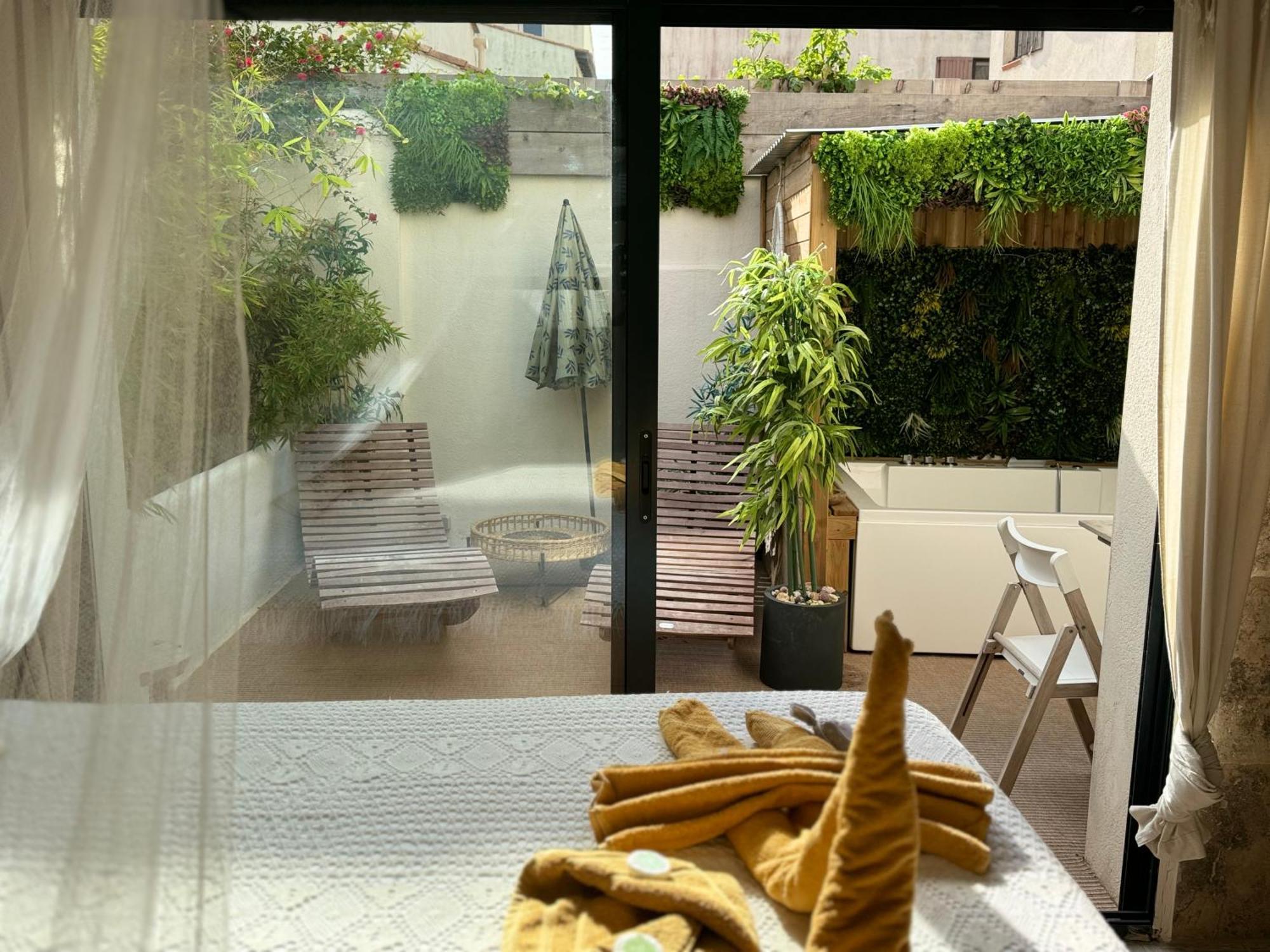 Le Cocon De Sissy Otel Saintes-Maries-de-la-Mer Dış mekan fotoğraf